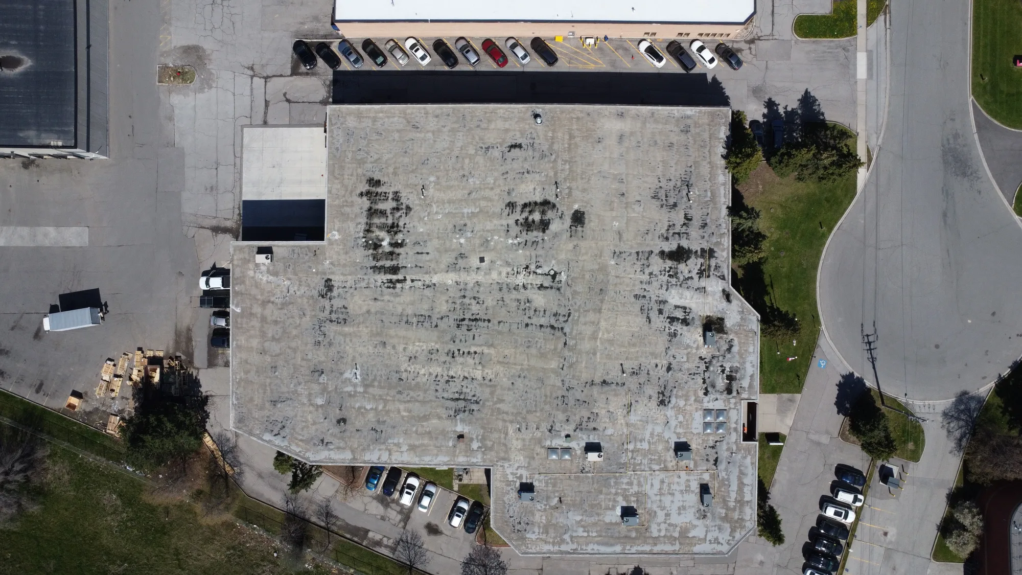 commercial warehouse roof replacement Toronto, Kitchner and Waterloo
